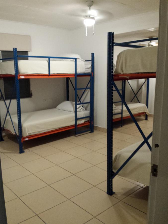 Hostal Aqui Me Quedo San Pedro Sula Eksteriør billede